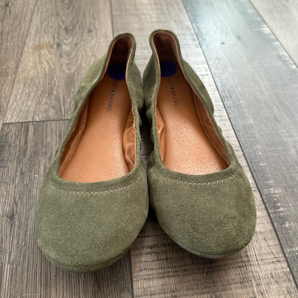 Lucky Brand Erin Ballet Flats Olive Green Suede Women’s Size 8.5 NEW - Picture 2 of 7
